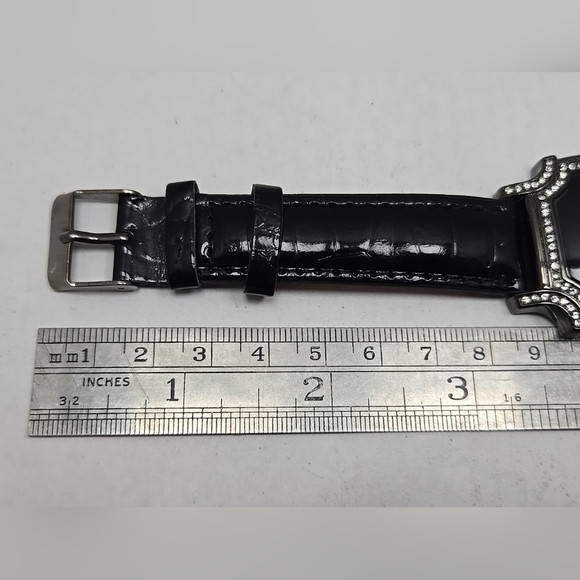 Womens Christian Joy Silver Tone Geometric Watch Crystals Leather New Battery - Picture 8 of 11